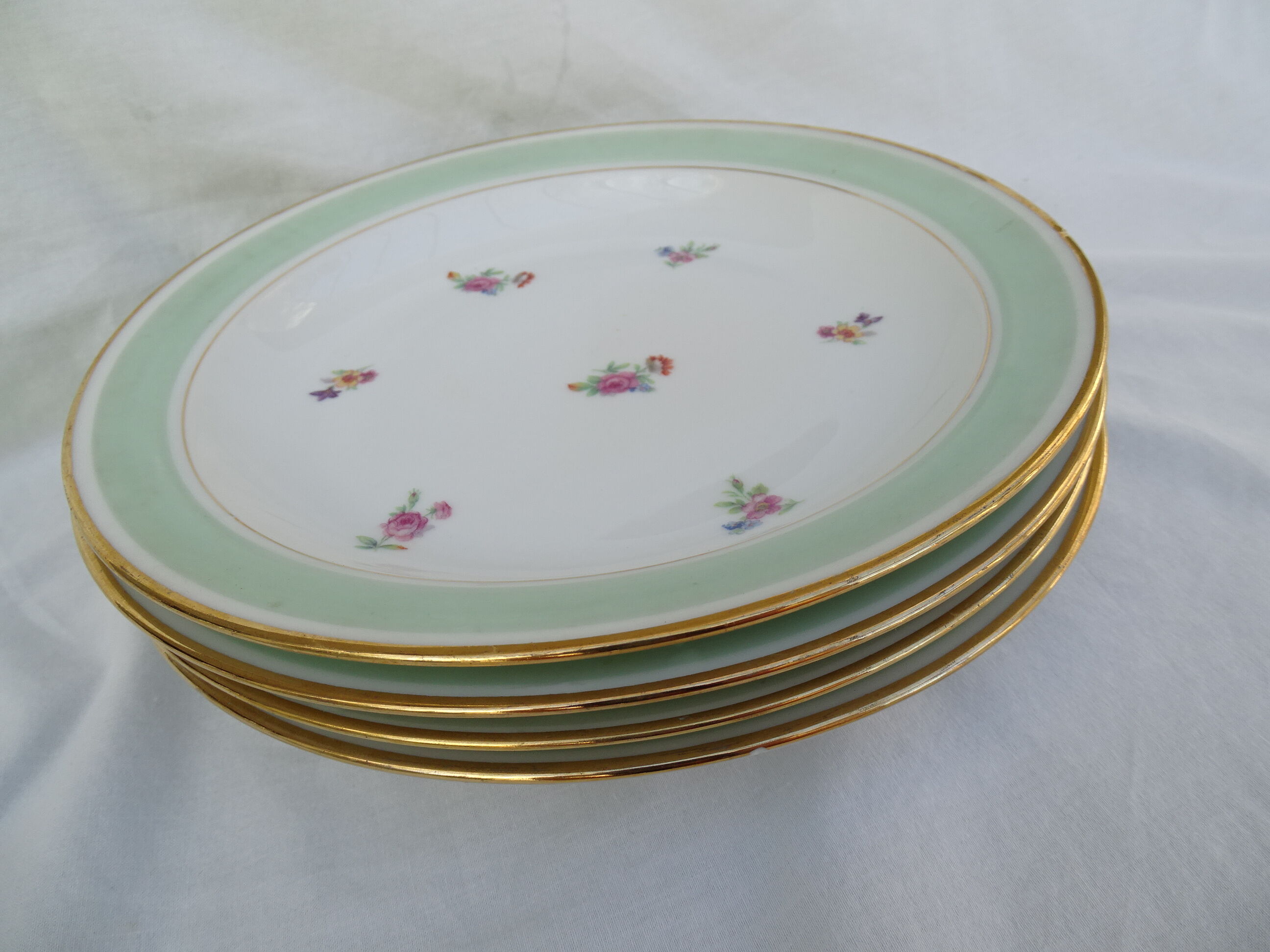 Lot de 4 assiettes creuses en porcelaine Berry