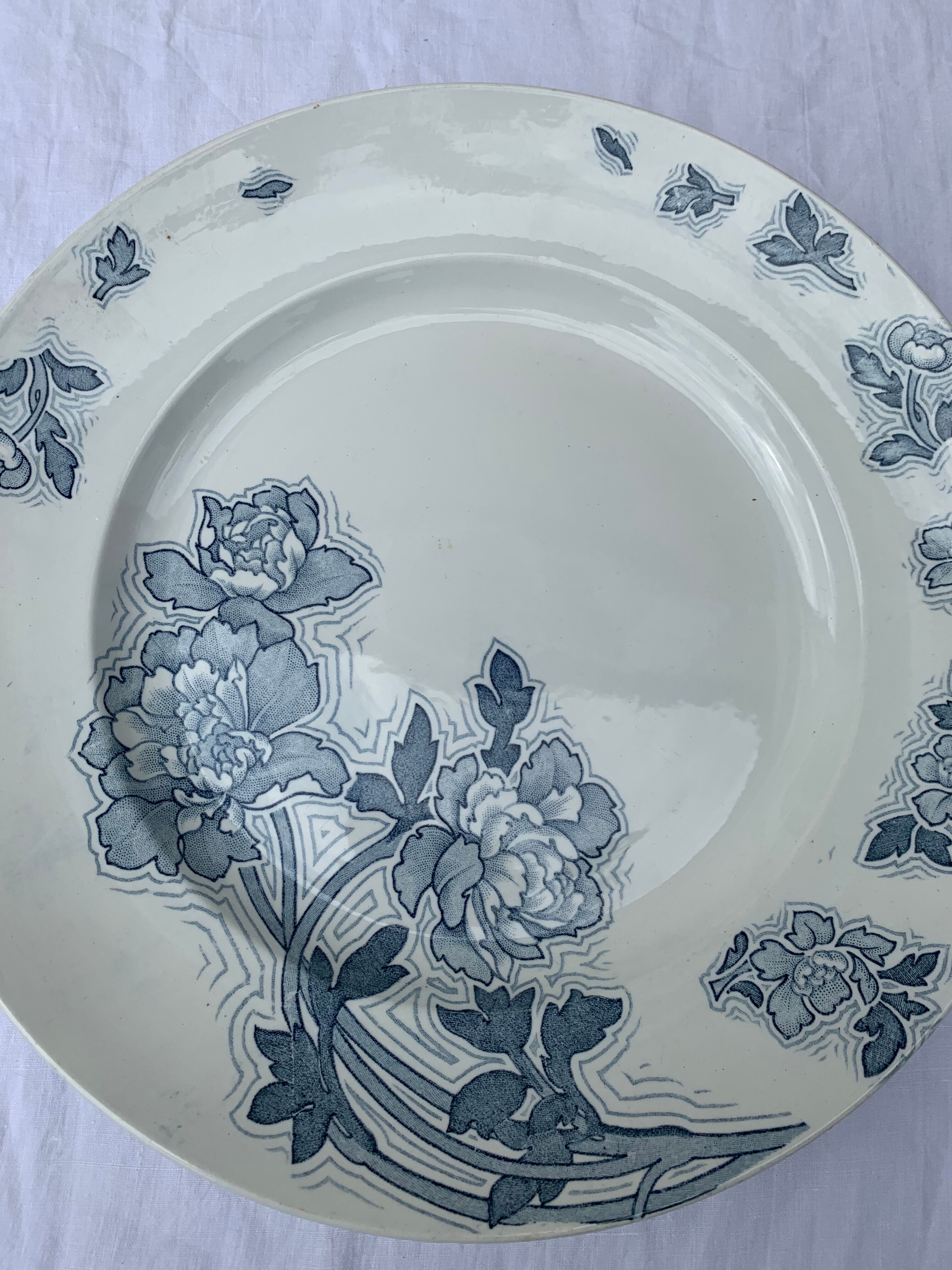 Cake dish, blue floral pattern, k & g luneville model Floreal, vintage and collector