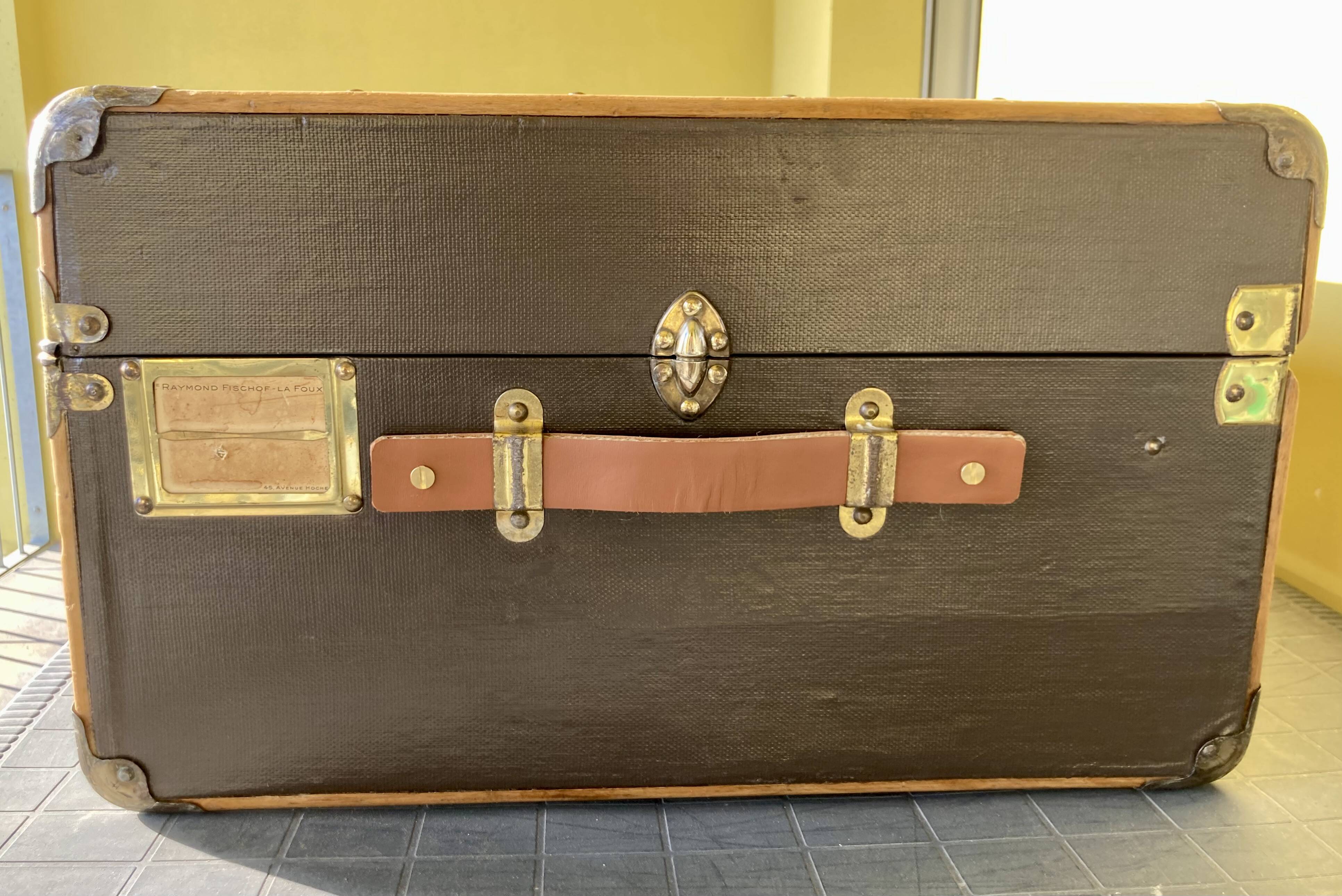 Renovated 1940s old trunk – Vintage coffee table