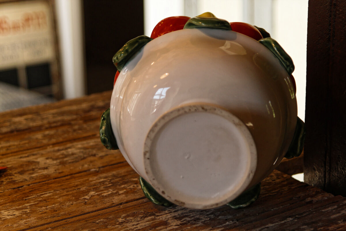 Fruit cup trompe l'oeil in ceramic, apples and lemons