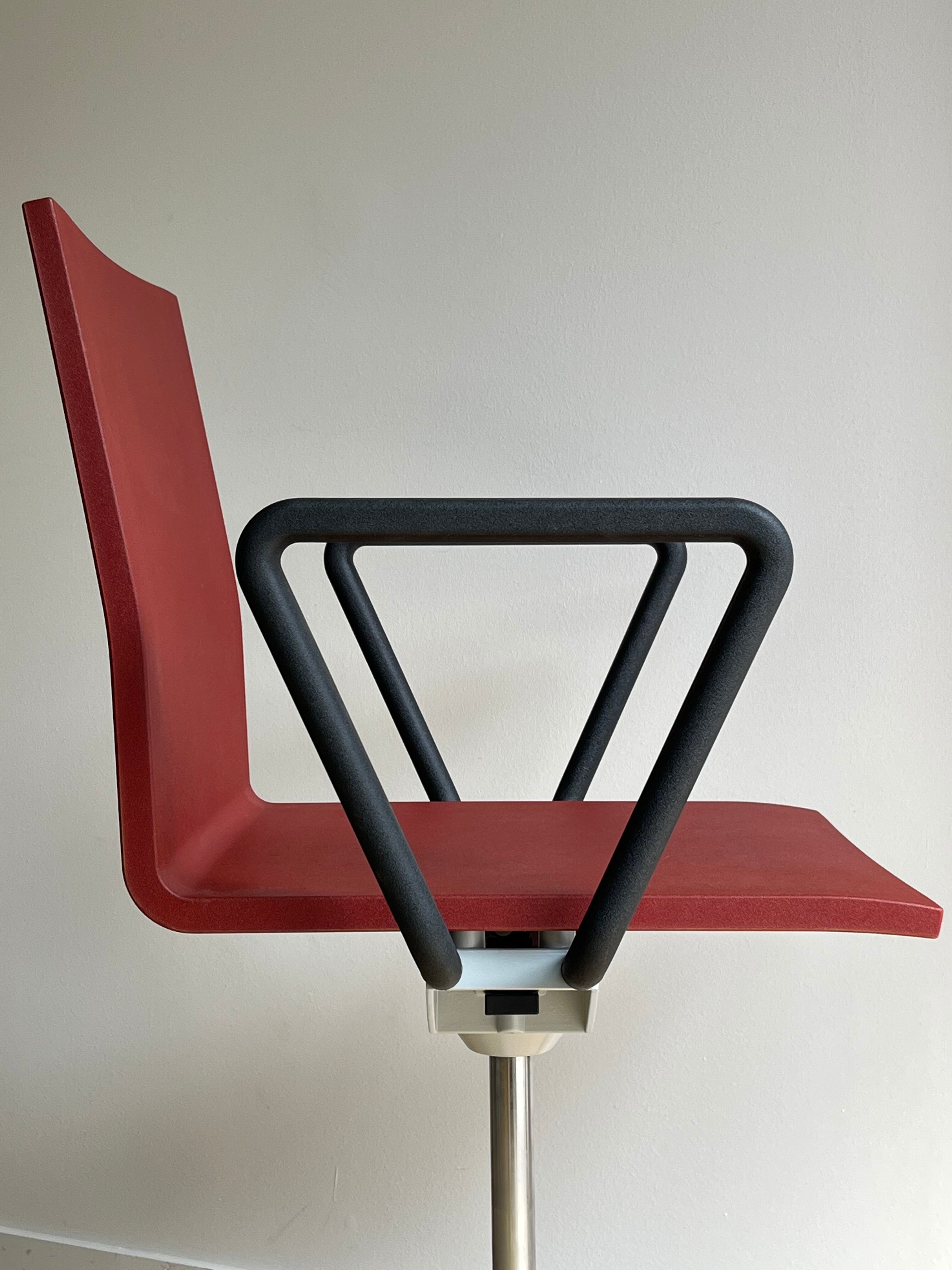 Designer armchair 04 by Maarten Van Severen for Vitra