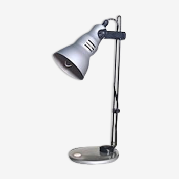 Adjustable metal reading table lamp