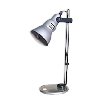 Adjustable metal reading table lamp