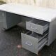 Bureau en métal