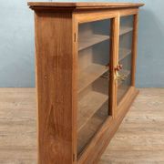 Narrow showcase in chestnut and exotic wood of the twentieth circa 1900