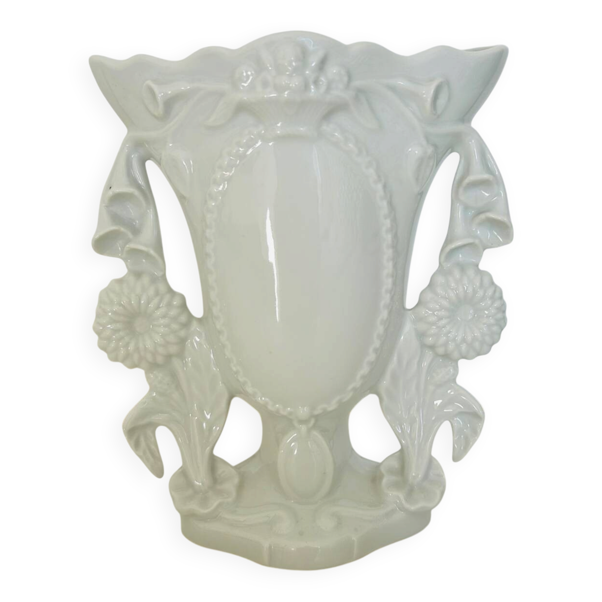 Bride's vase in porcelain