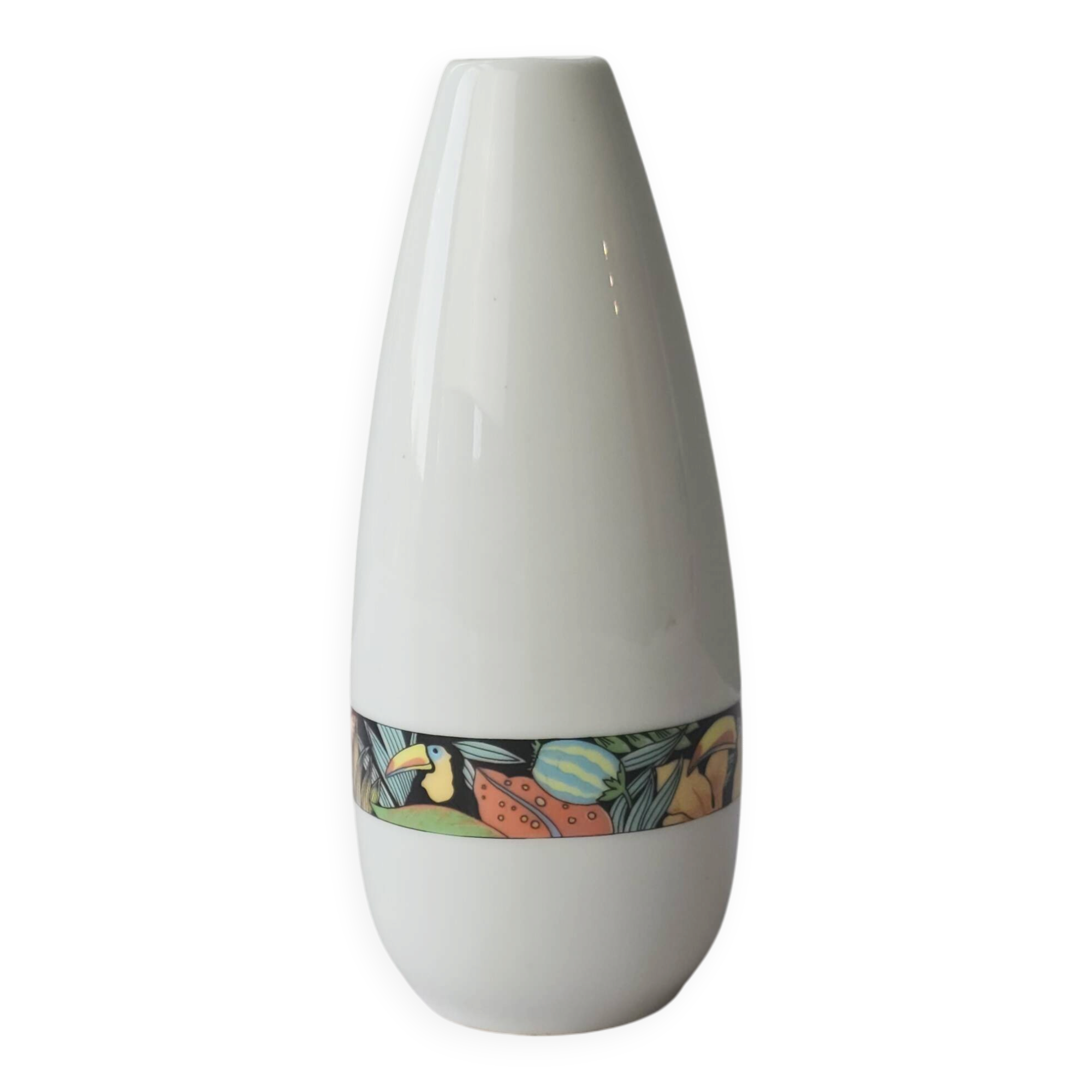 Small white porcelain vase from the Toucan collection by Pillivuyt.