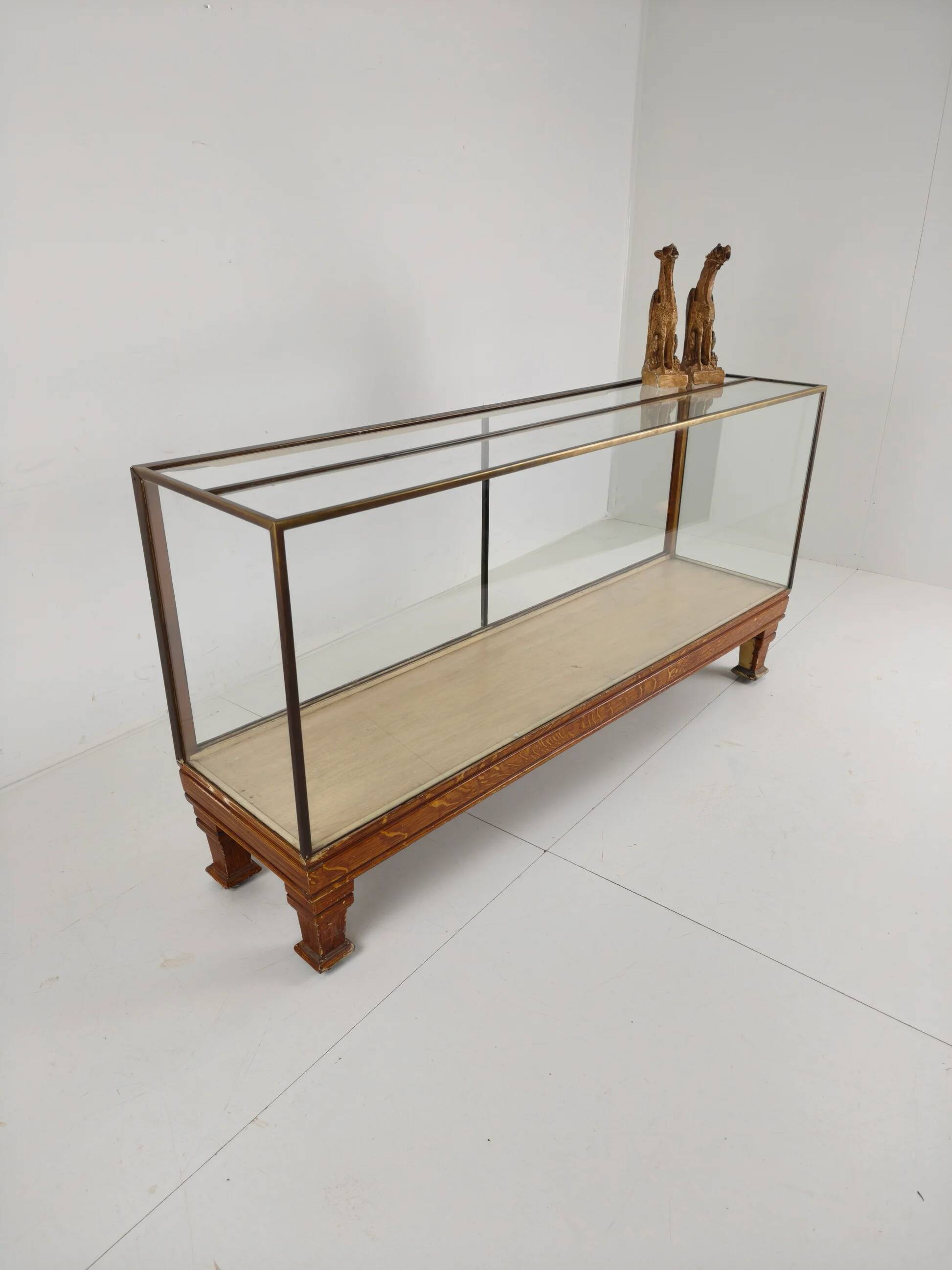 Comptoir de magasin ancien en laiton anglais – modèle étroit avec mesures en yards