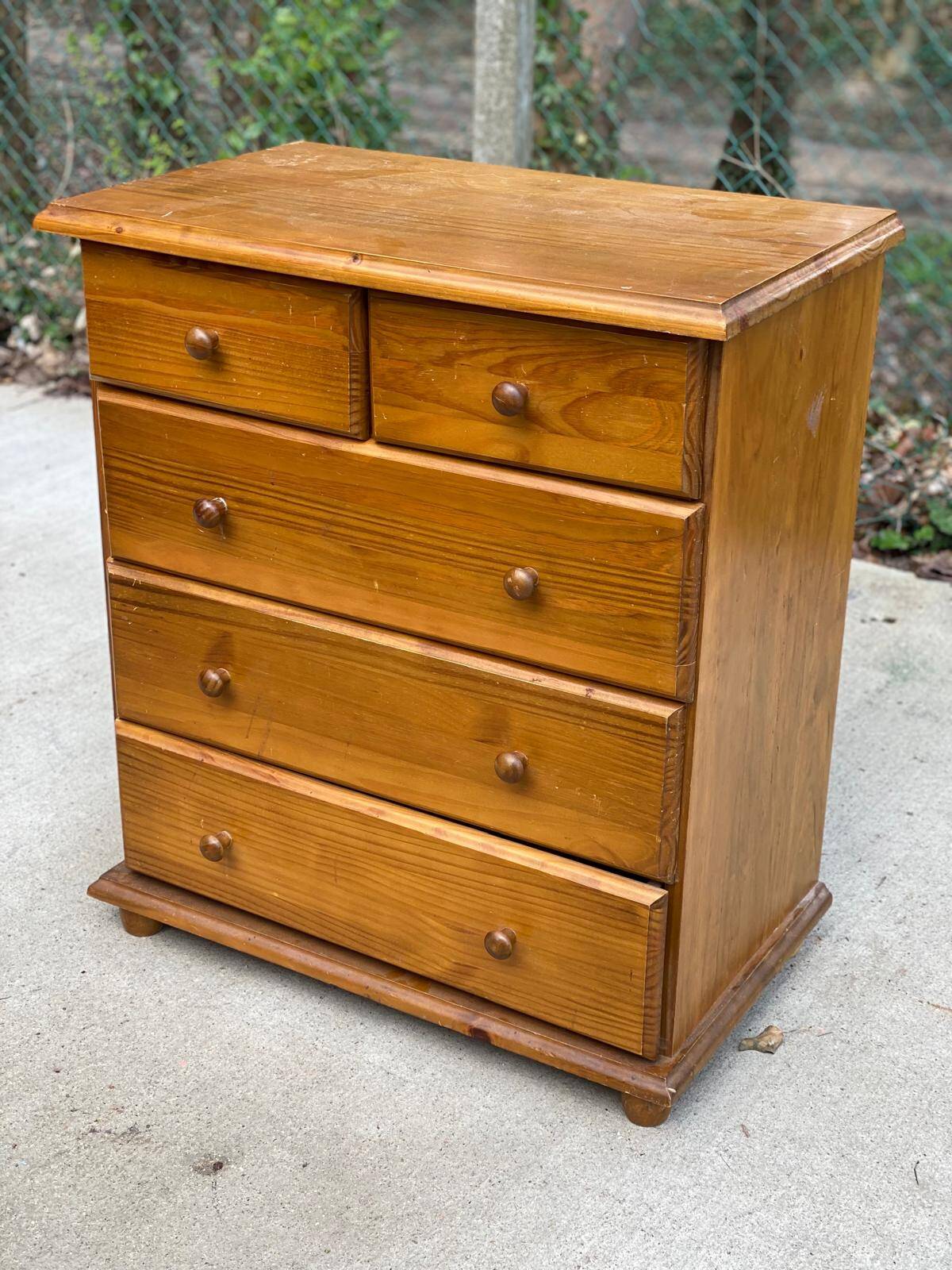 English chest of drawers in solid pine wood with 5 drawers