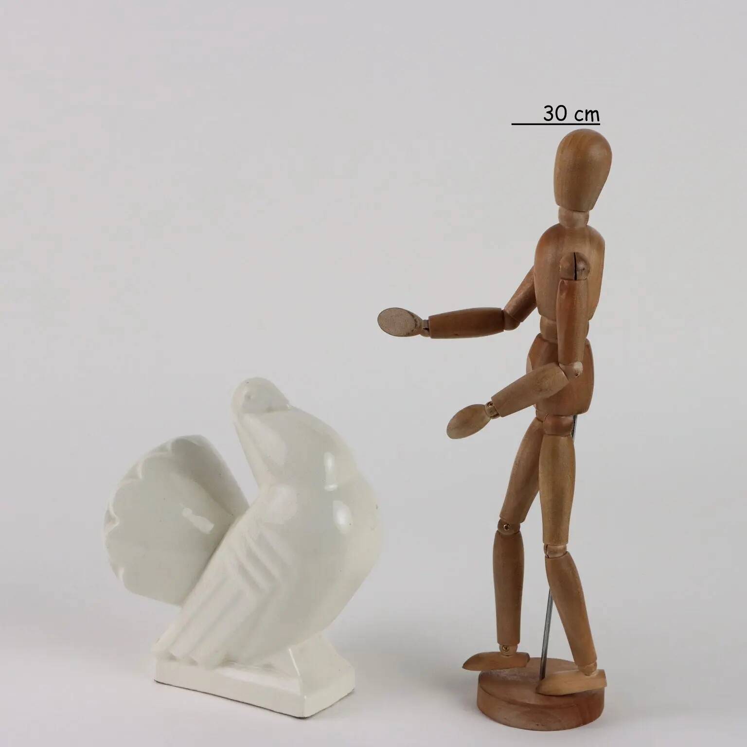 Ancient ceramic pigeon sculpture by George Ventrillon for Saint Clément.