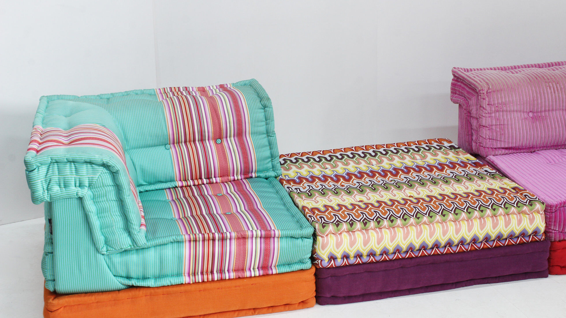 Canapé Mah Jong Roche Bobois design Kenzo Takada par Hans Hopfer, ensemble de 11.