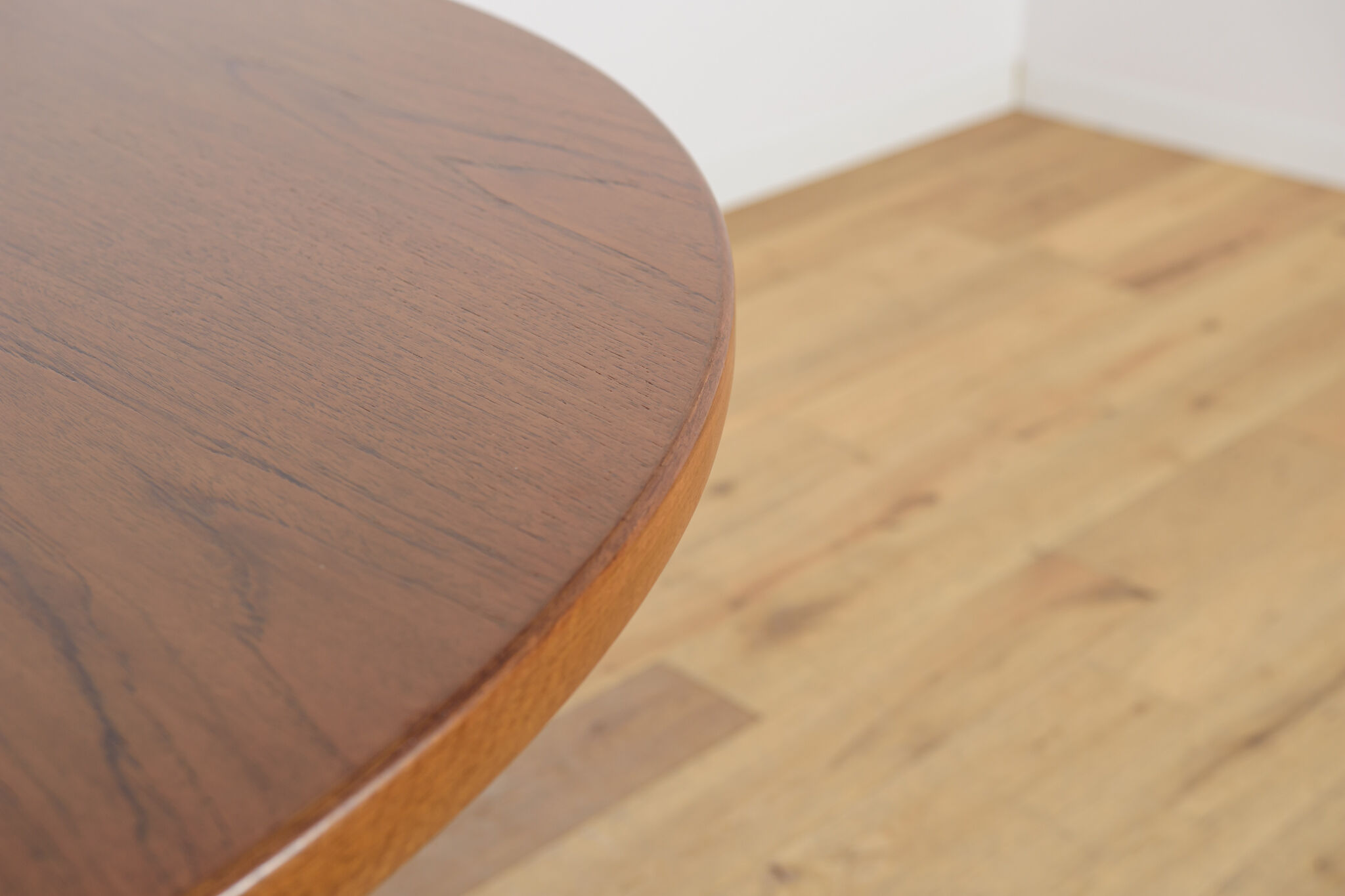 Table à manger ronde extensible en teck des années 1950, Royaume-Uni