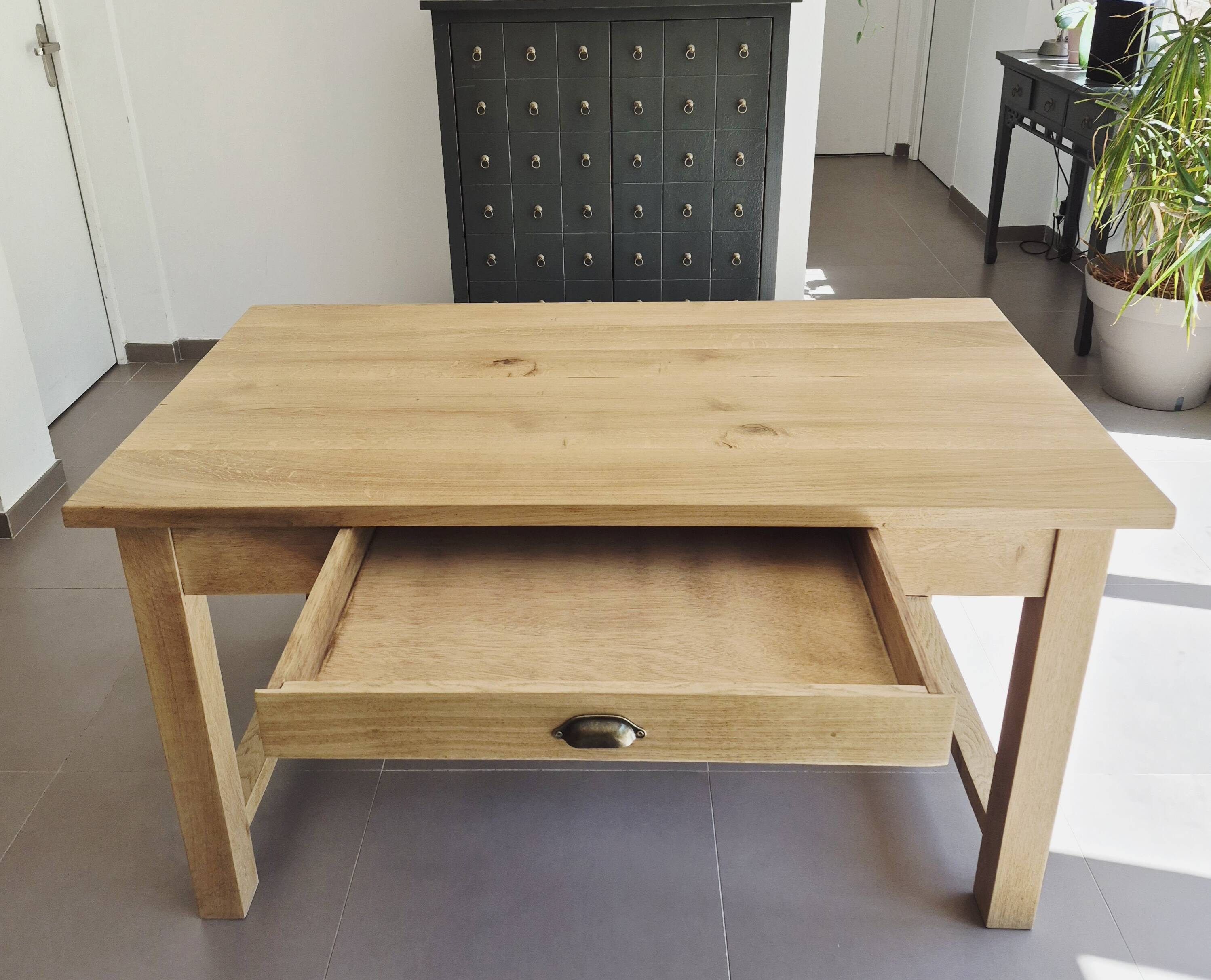 Farm table