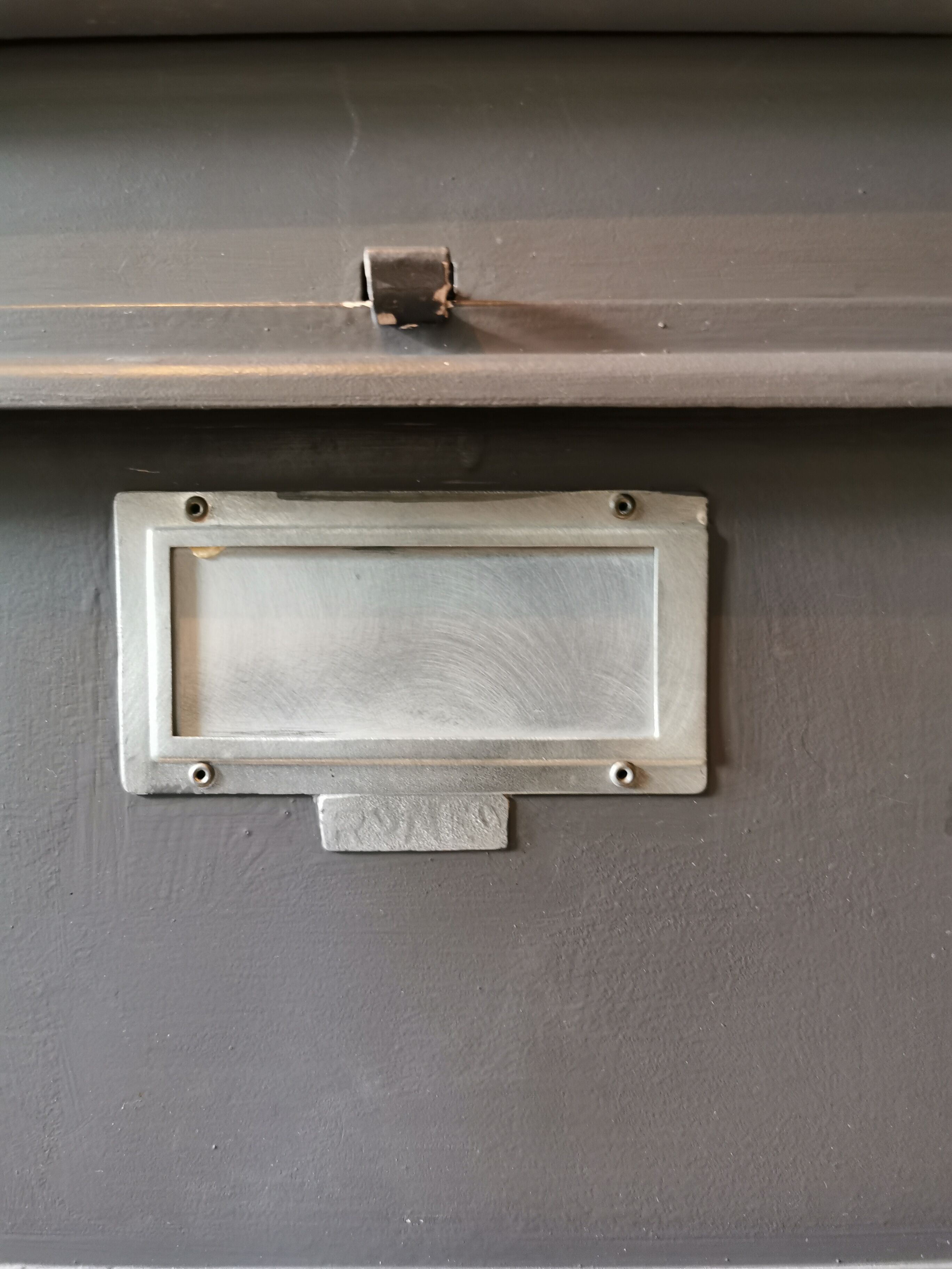 Industrial furniture with 10 metal lockers “Ronéo”