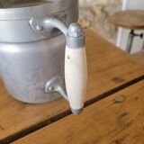 Milk pot