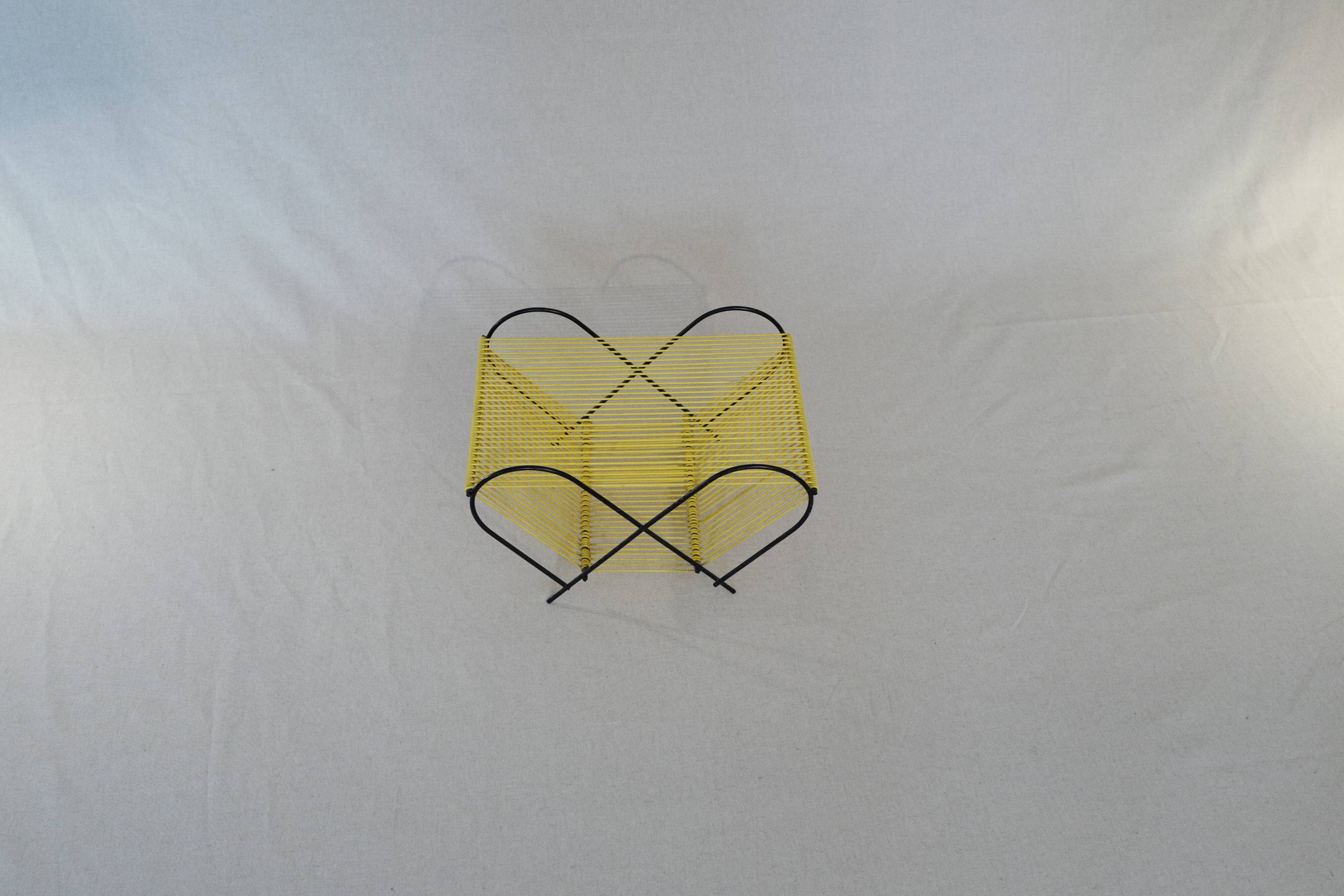 Scoubidou vinyl door