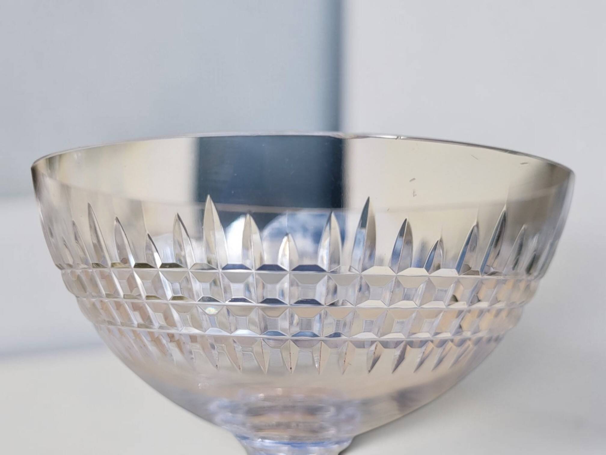 6 crystal champagne coupes Baccarat / Nancy