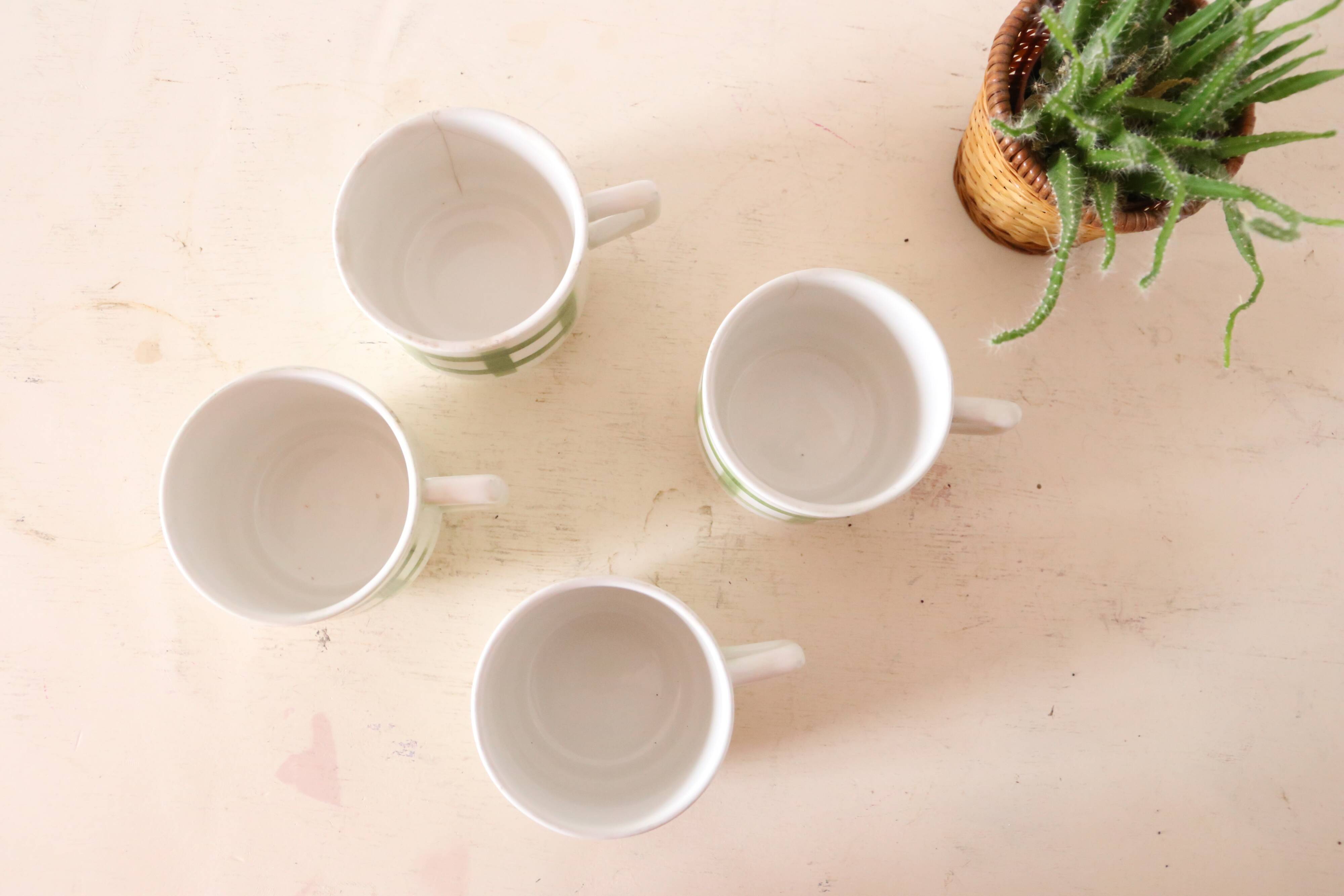 Set of 4 ceramic cups, green tablecloth pattern, French manufacture