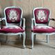 Paire de fauteuils tapissés cabriolets Louis XV