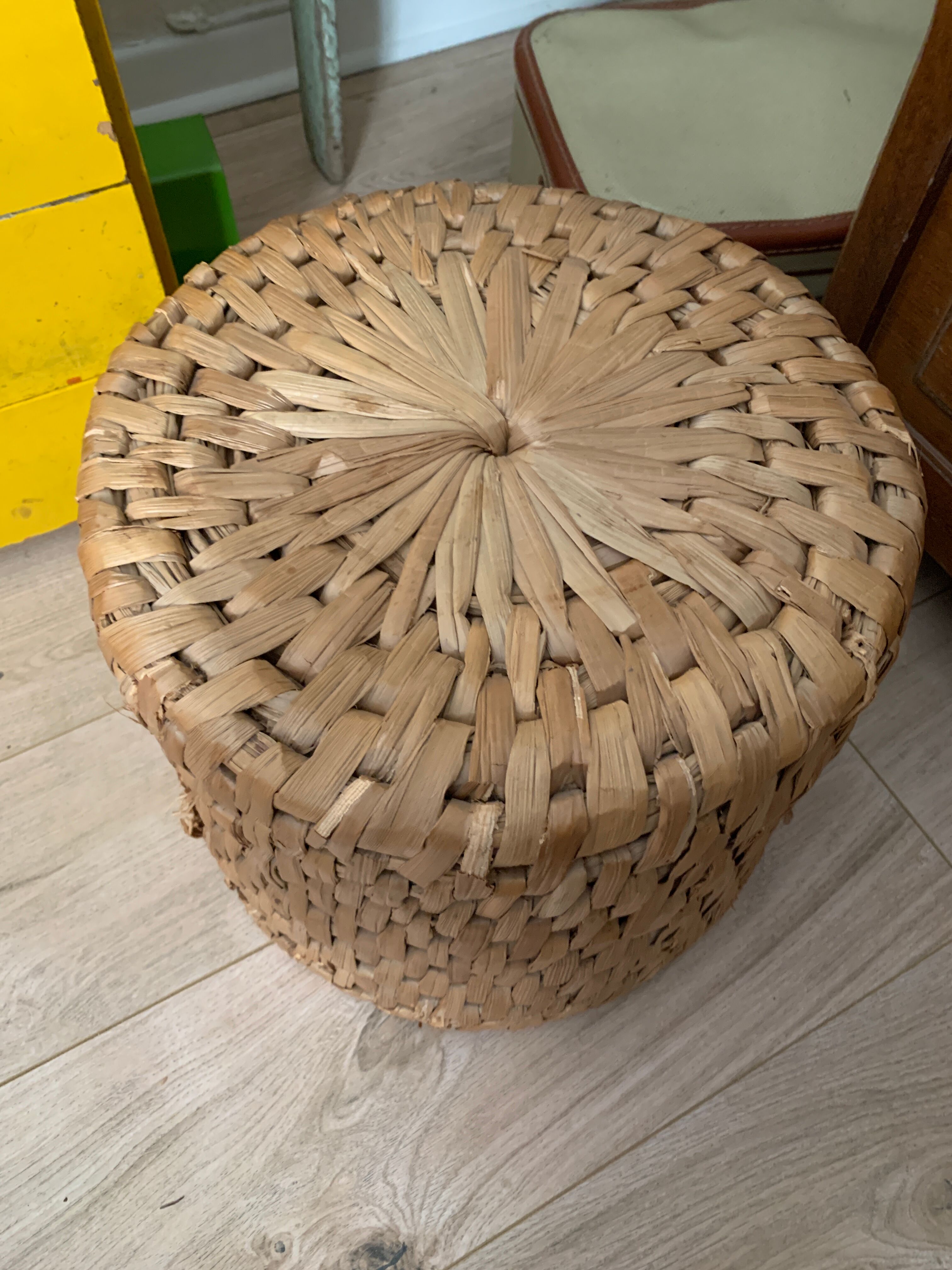 70's pouf