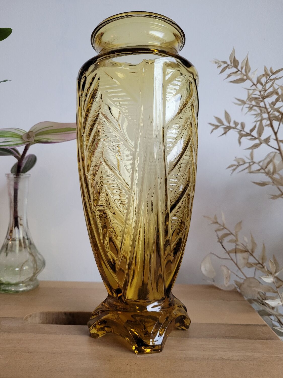 Art Deco vase molded glass