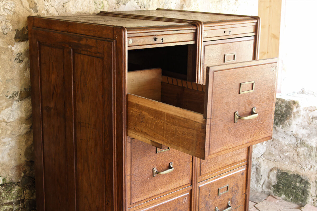 Old double oak binder