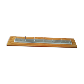 Tea towel hanger