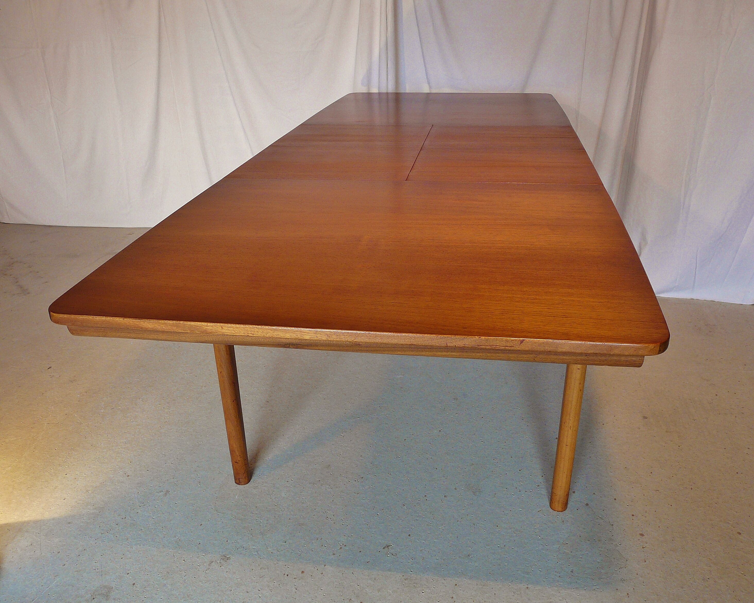 Extendable table set and six Scandinavian Teak Mc Intosh chairs