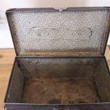 Valise en carton bouillie