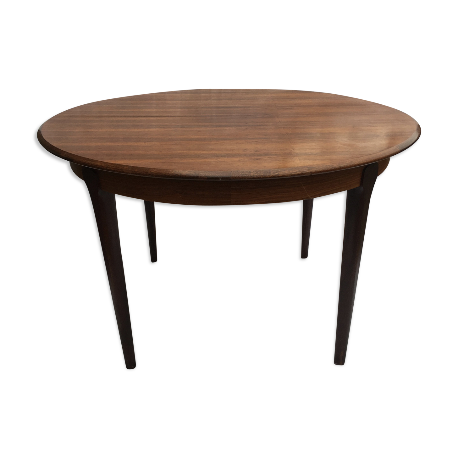 Scandinavian round table with extension