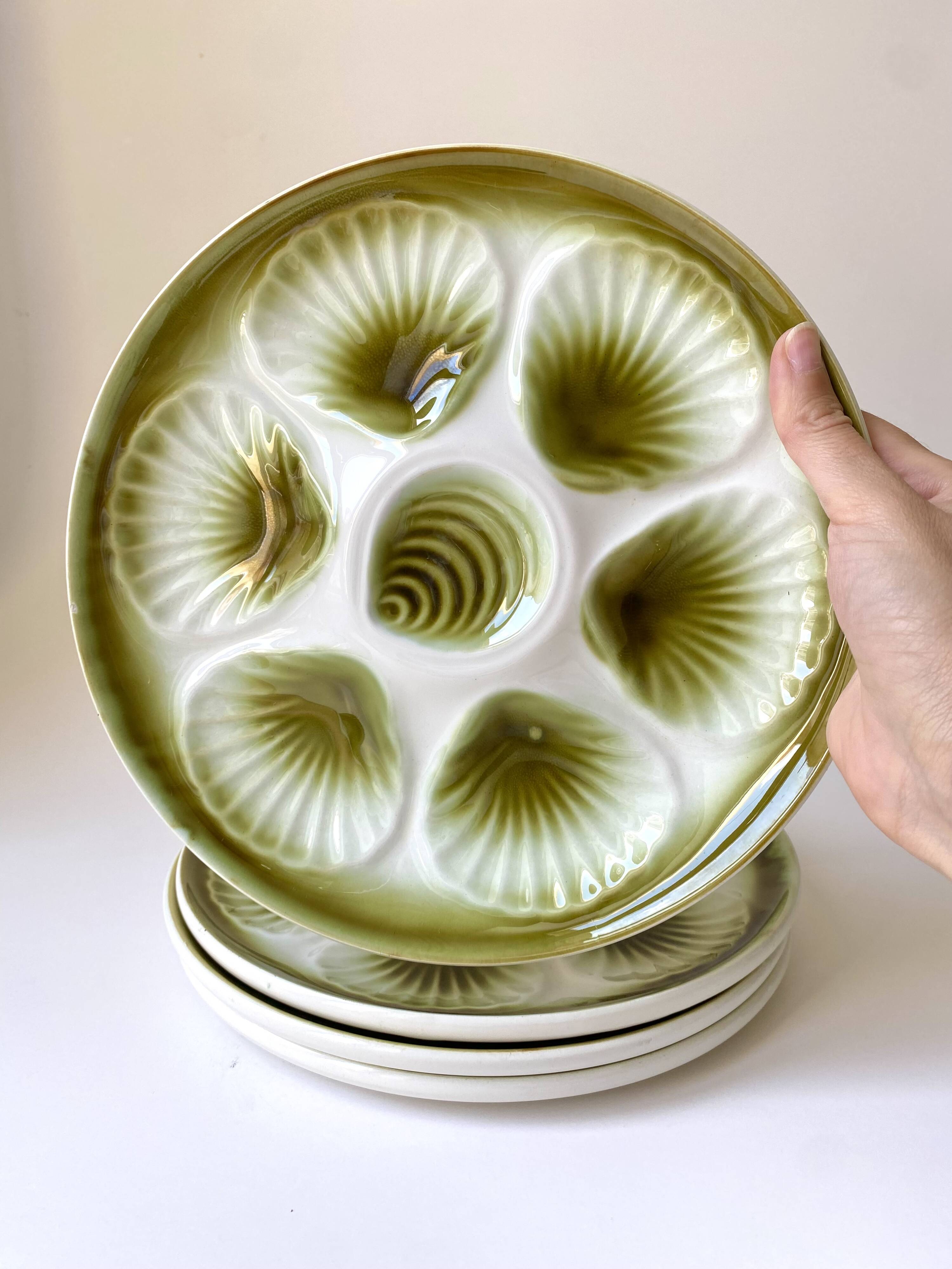 4 vintage Moulin des Loups oyster plates
