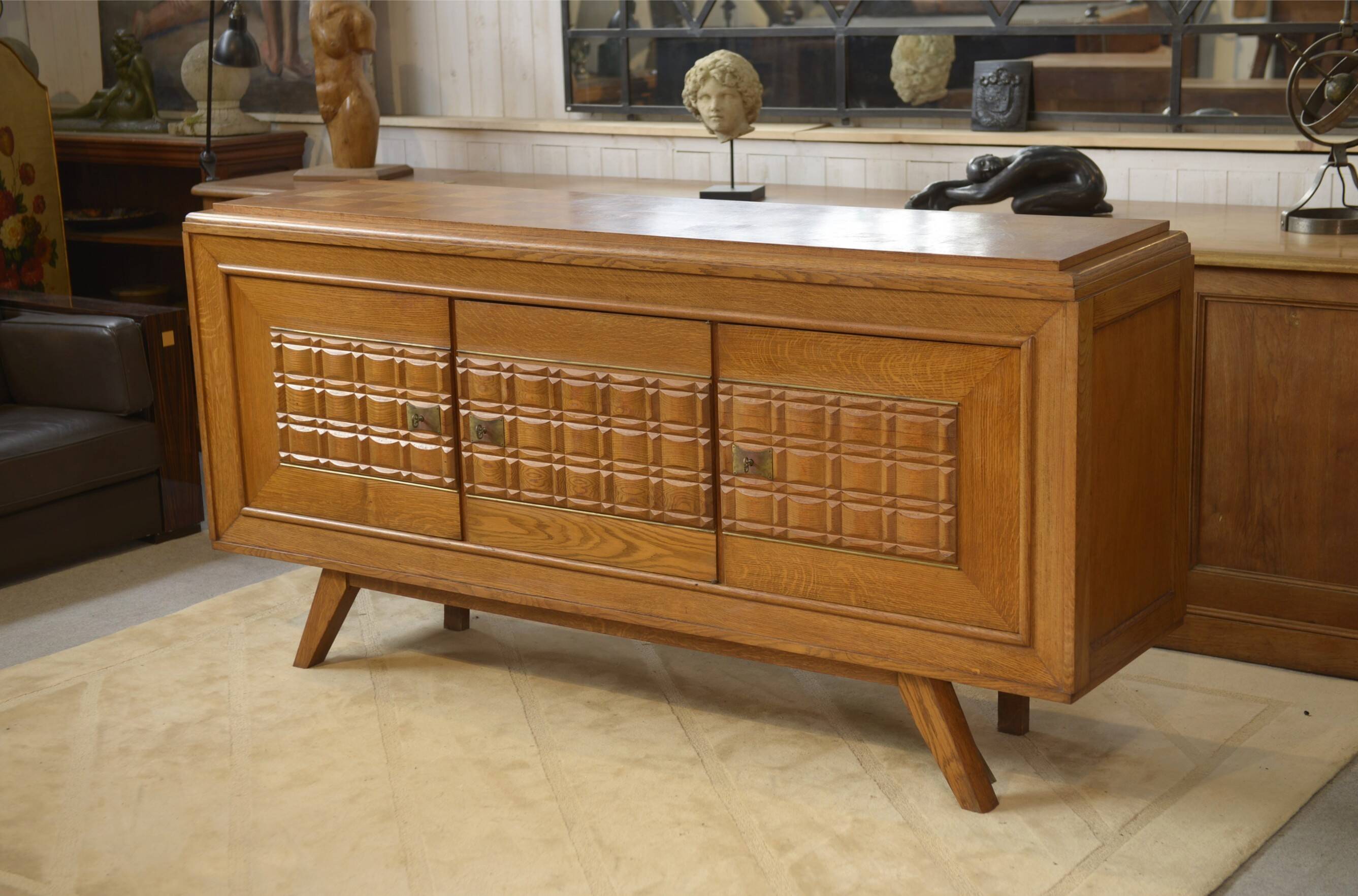 Buffet brutaliste en chêne 1960