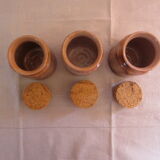 3 Spice pots with crouted cork.