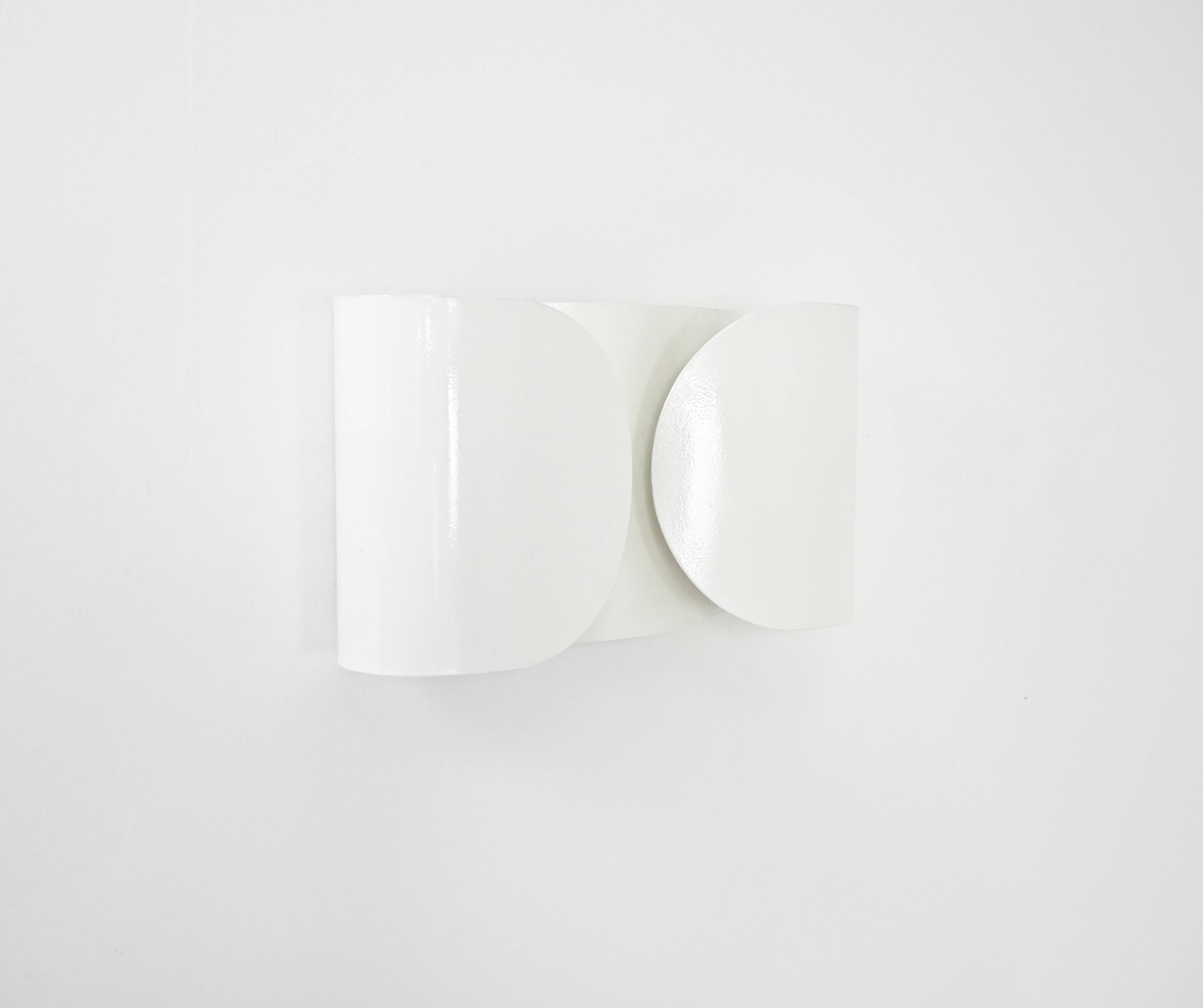 White "Foglio" wall light, by Tobia & Afra Scarpa for Flos, 1960s.