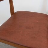 Pair of chairs in wood and brown skaï