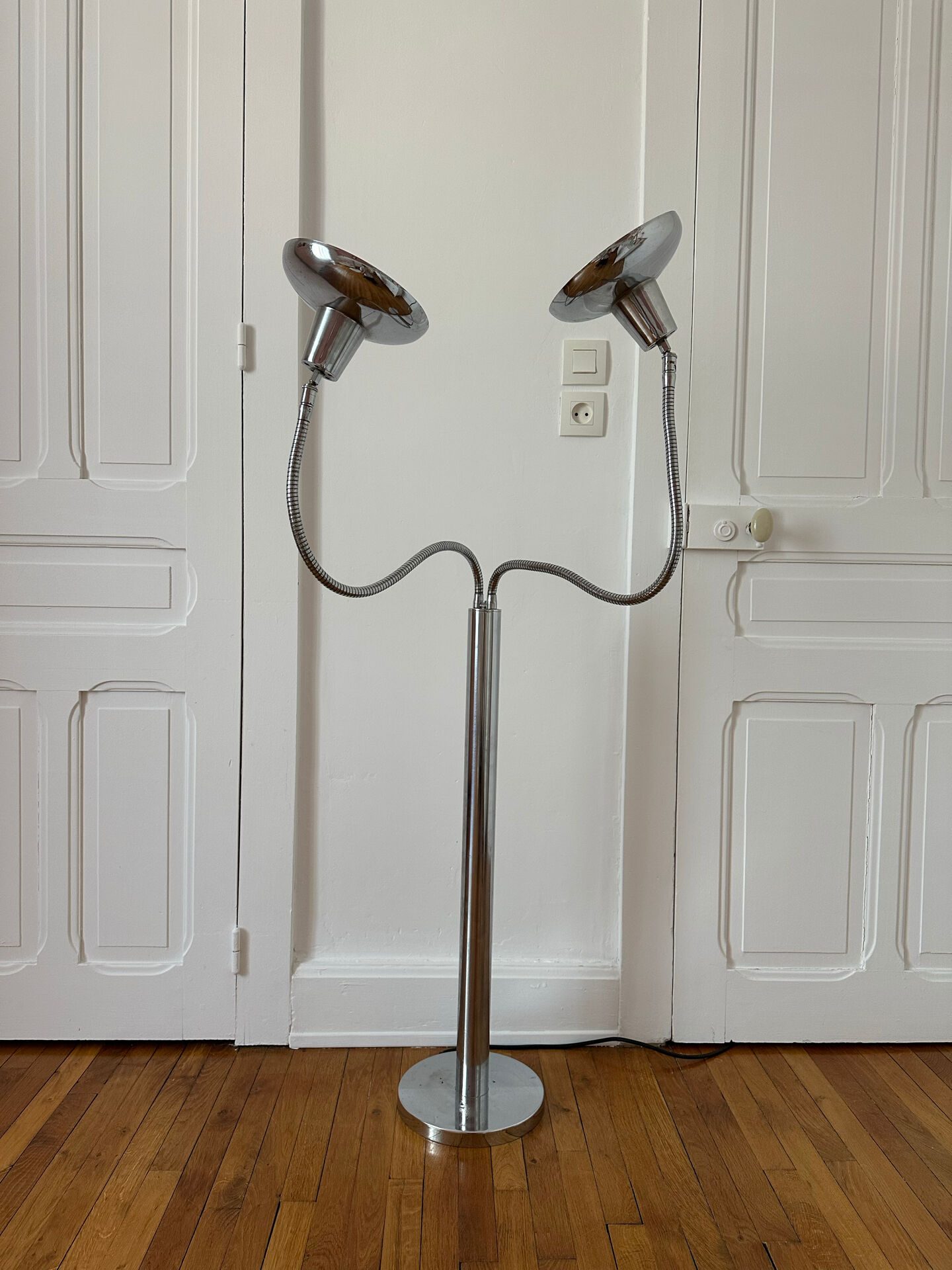 Design floor lamp with 2 flexible arms - vintage
