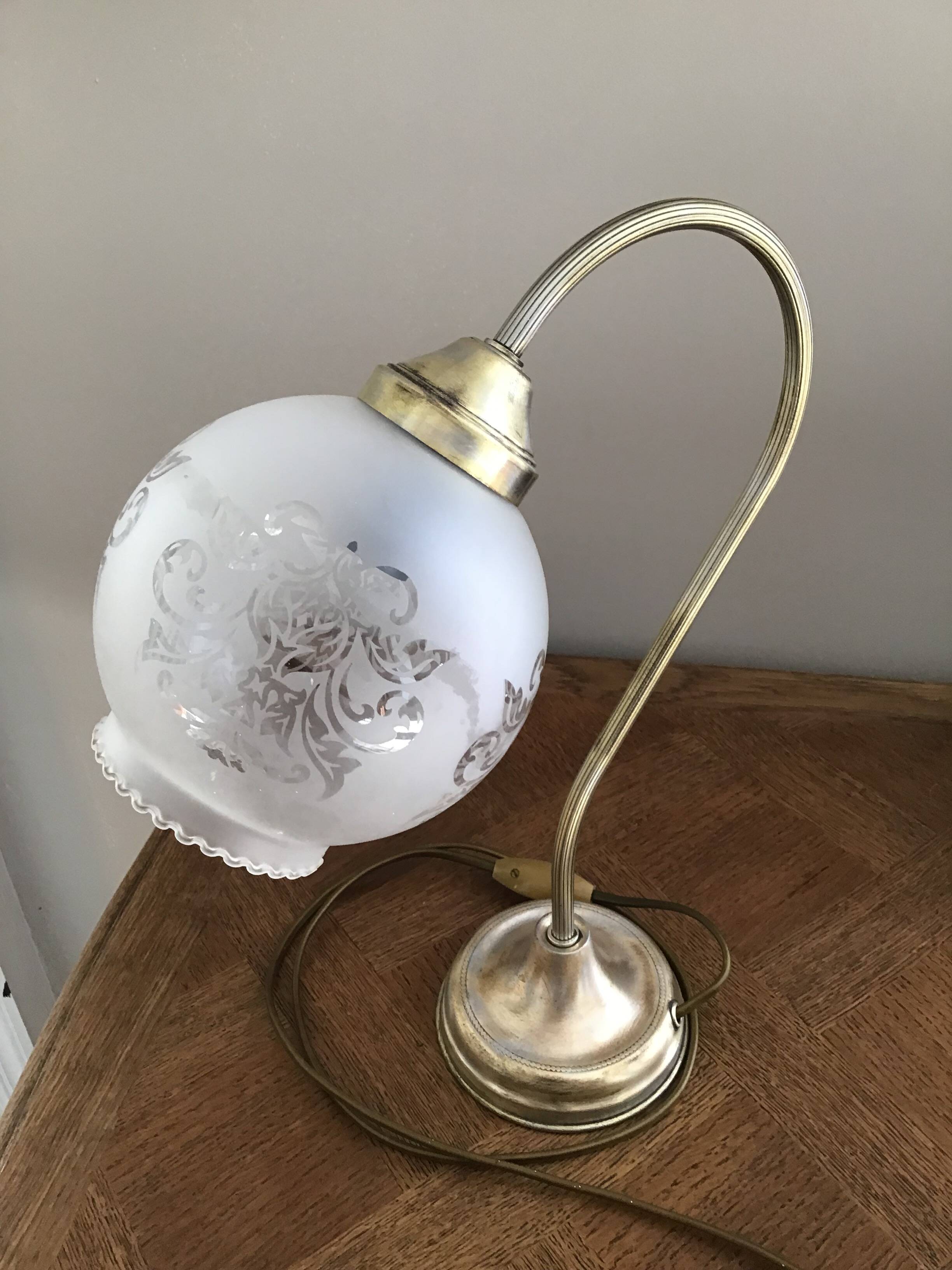 Swan neck lamp