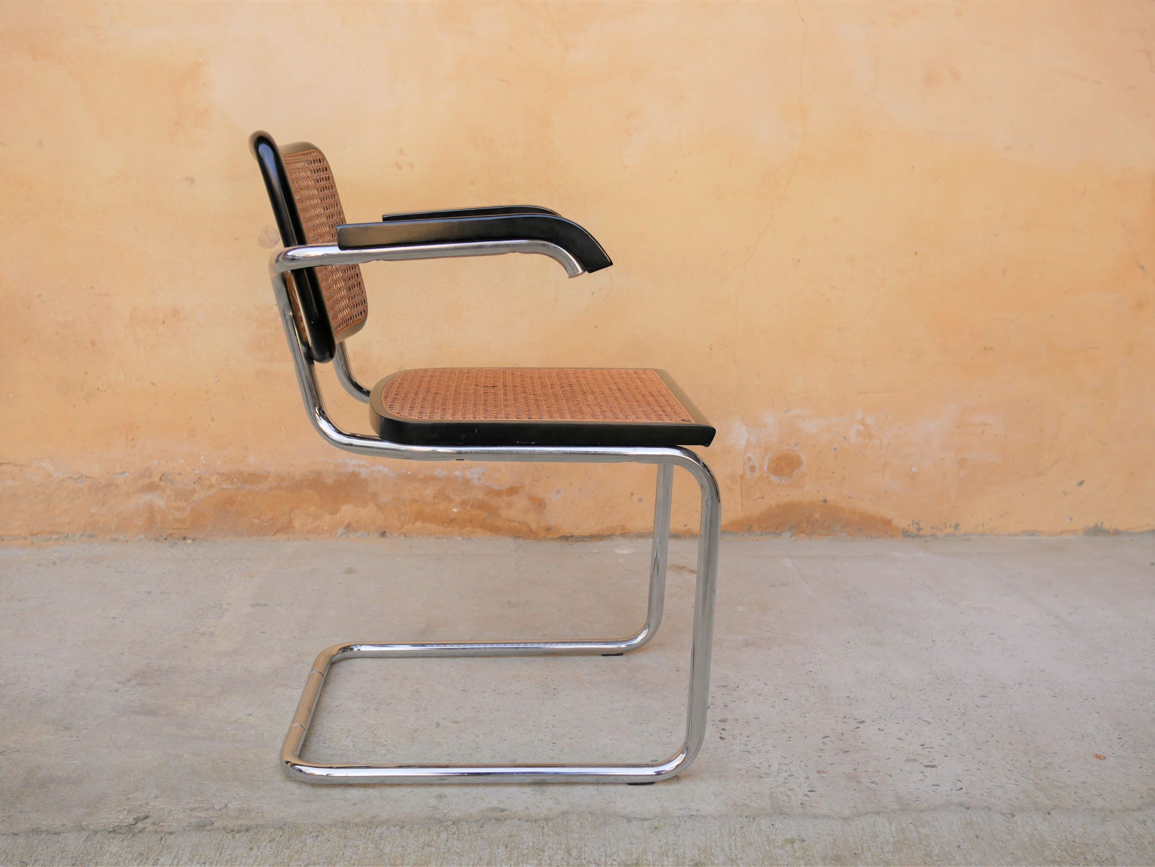 Fauteuil B64 par Marcel Breuer