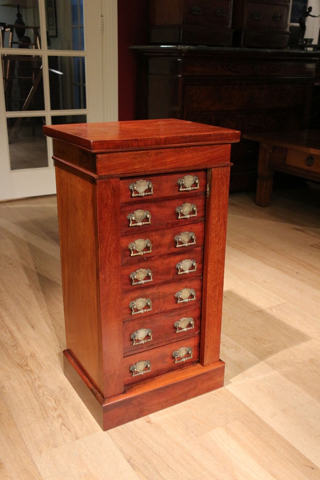 Wellington chest of drawers