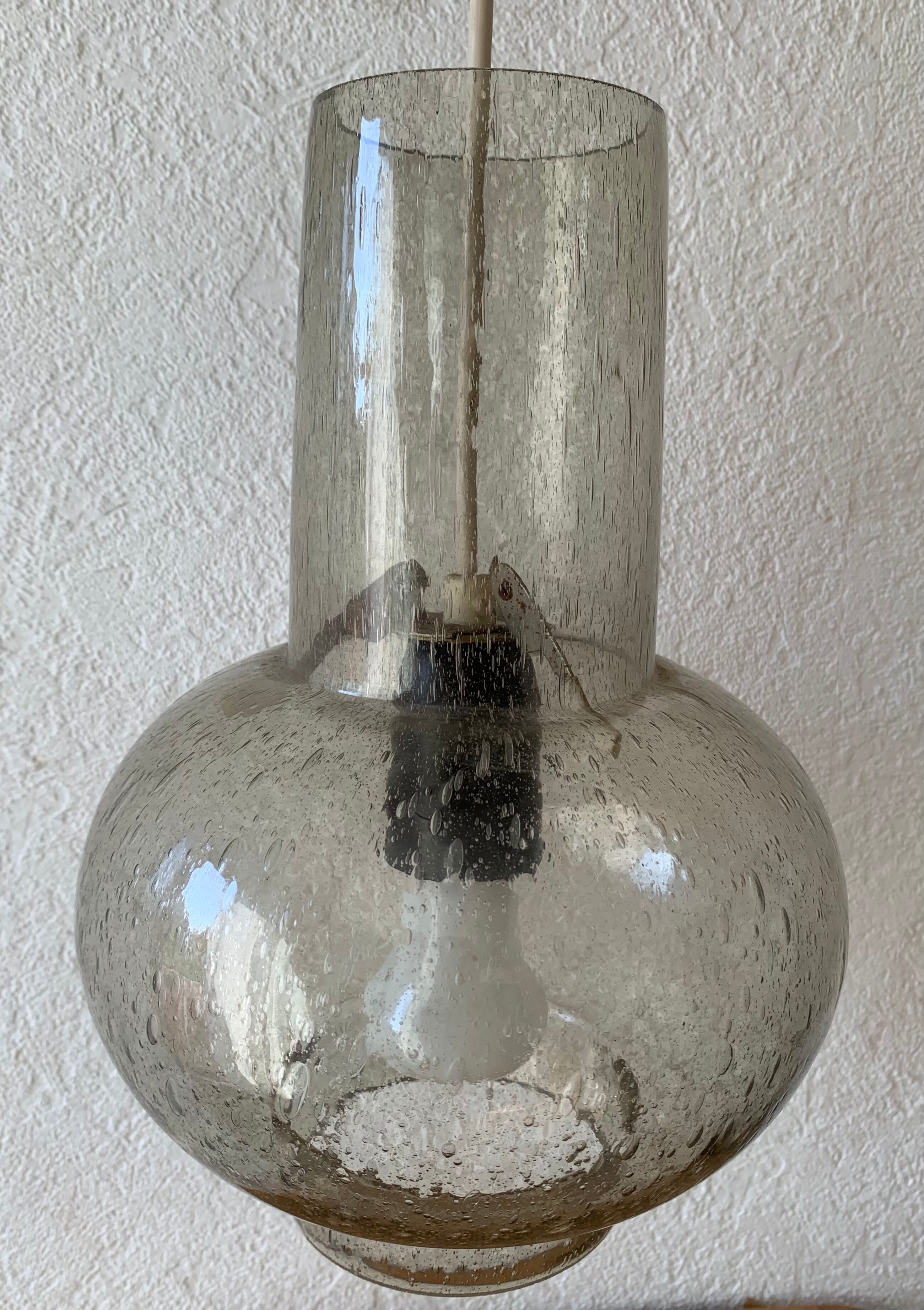 Bubble glass suspension