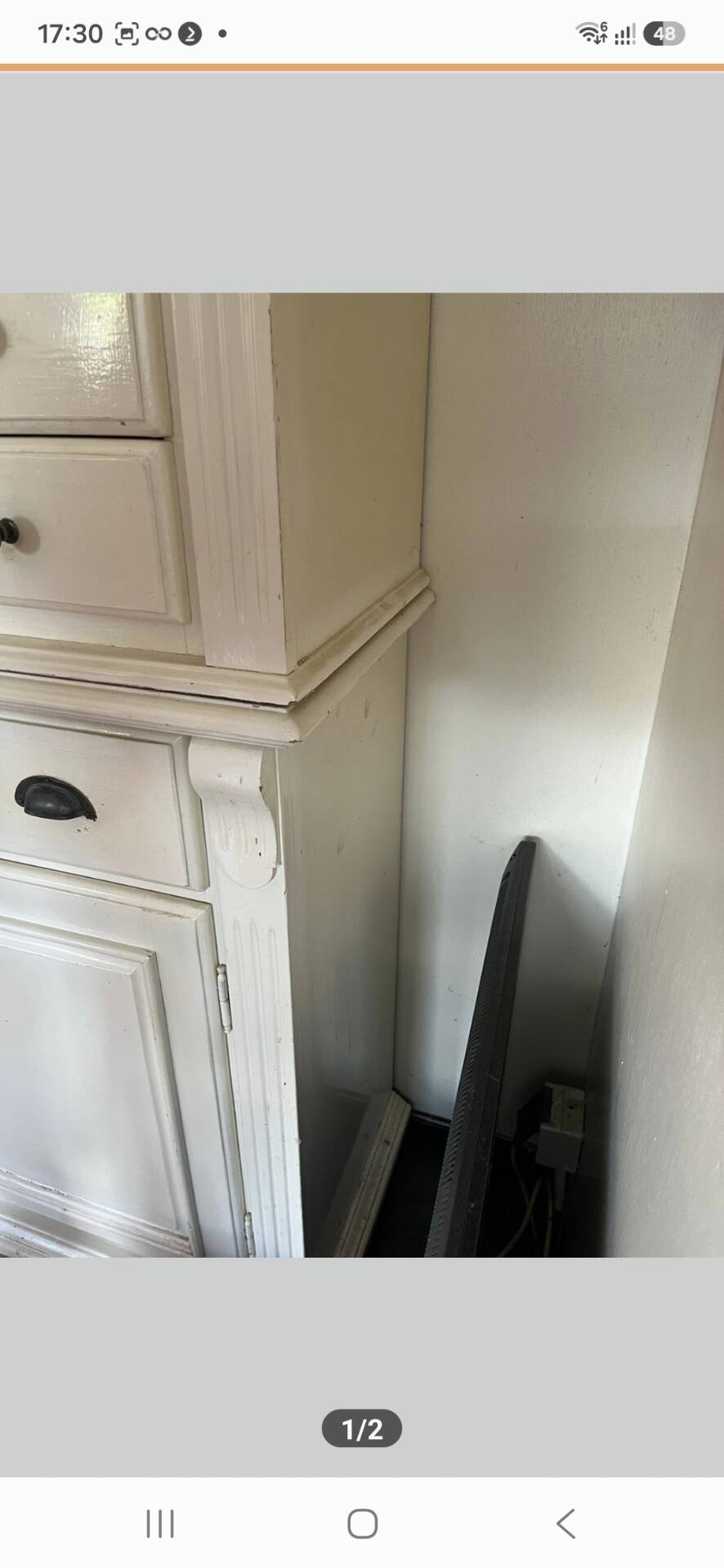 Large Wooden Country-Style Hutch / Buffet & Hutch Cabinet – Off-White