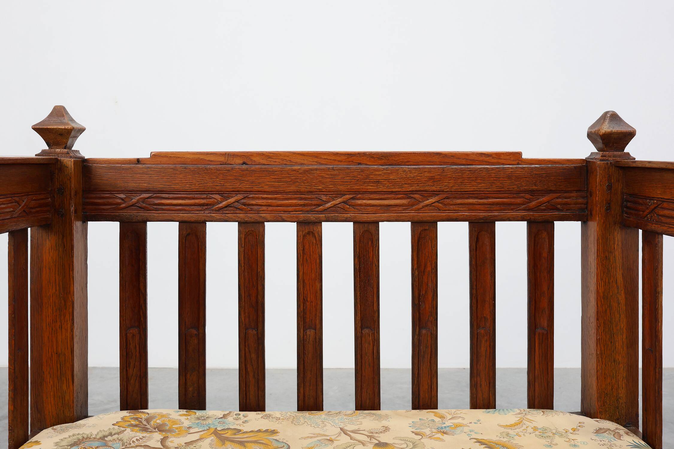 Large Arts & Crafts oak side chair, Belgium ca. 1915