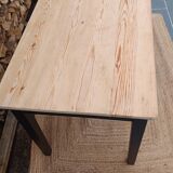 Three-drawer desk