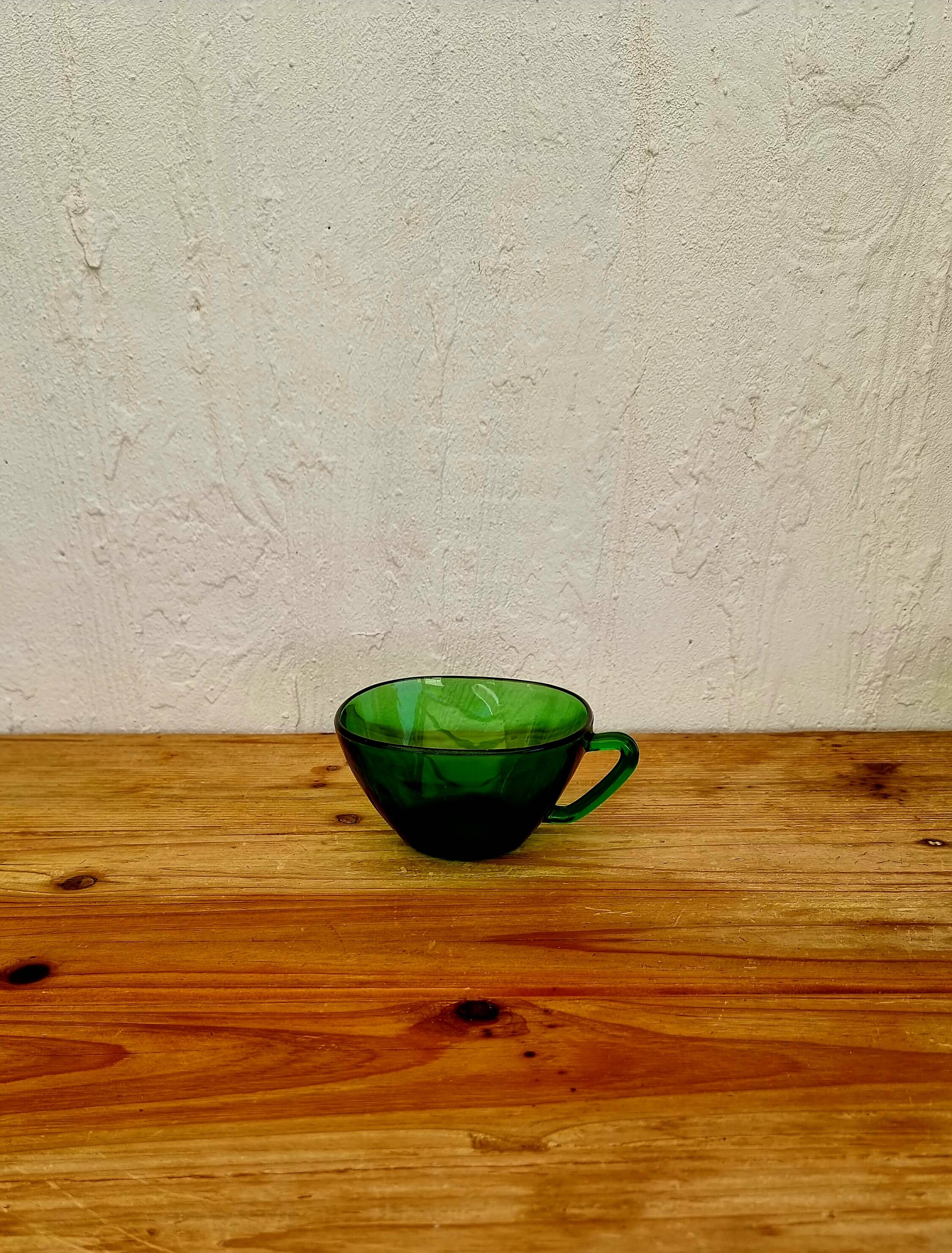 Set of 2 large vintage green Vereco mugs