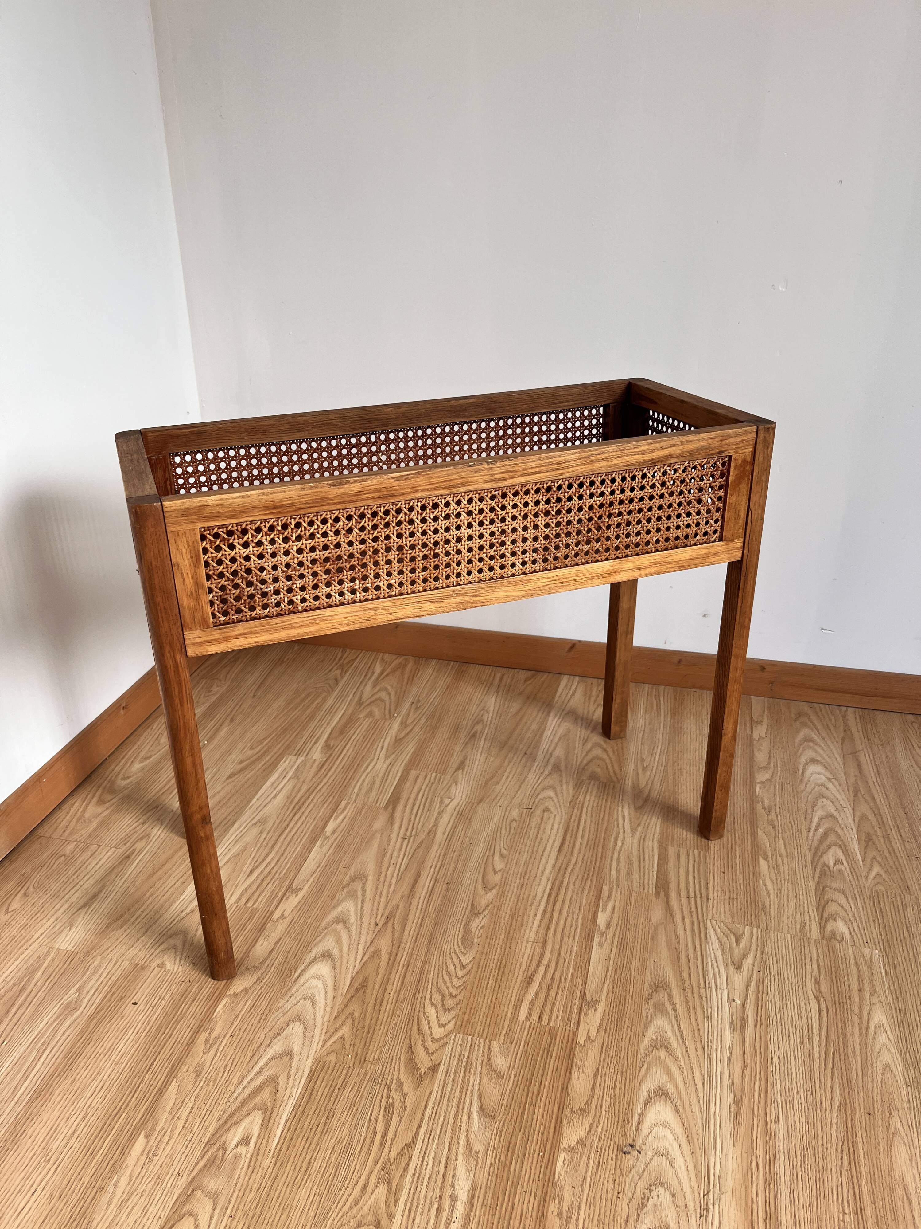 Wood and cane planter