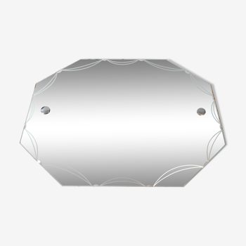 Serious beveled octagonal mirror 51x39cm