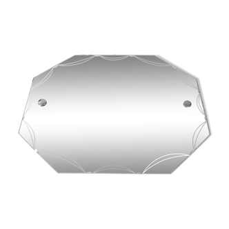 Serious beveled octagonal mirror 51x39cm