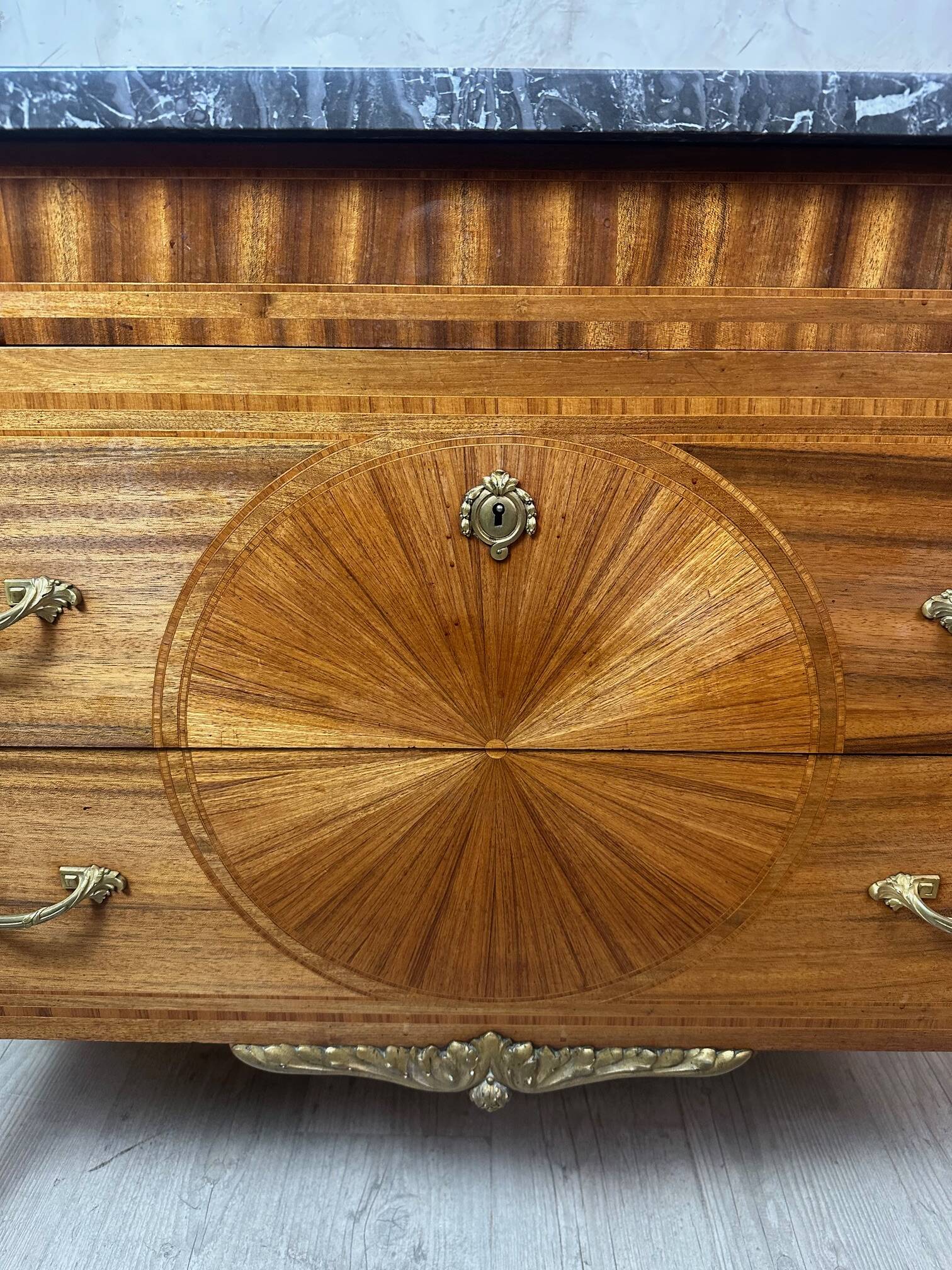 Marquetry chest of drawers