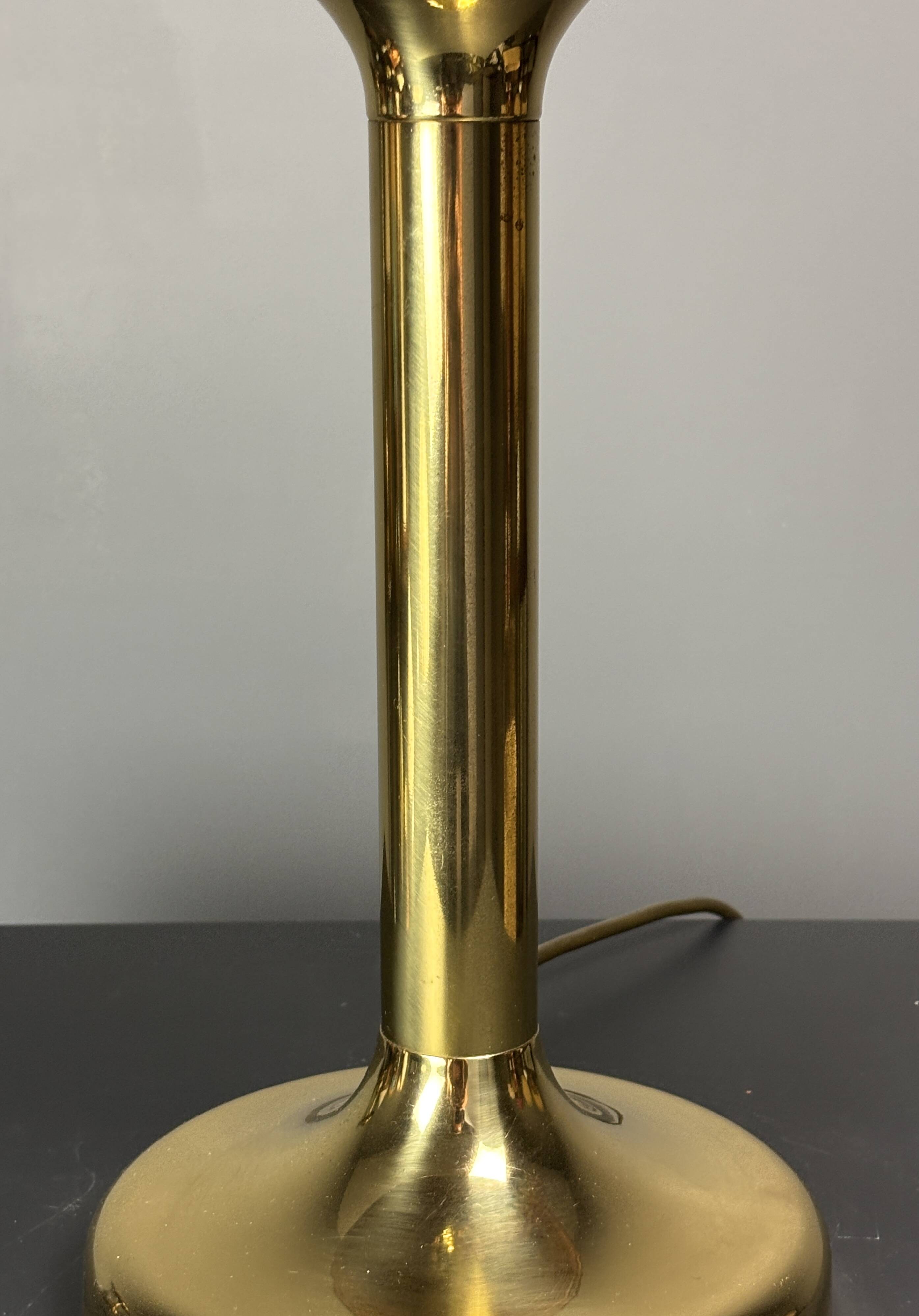 Italian midcentury pencil reed rattan brass Fungo mushroom table lamp 1970s
