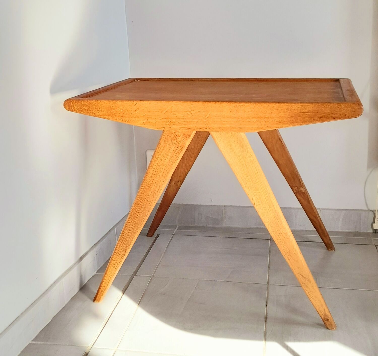 Compass foot side table